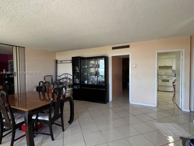 Apartment for sale  Unit #302 - photo 7506660