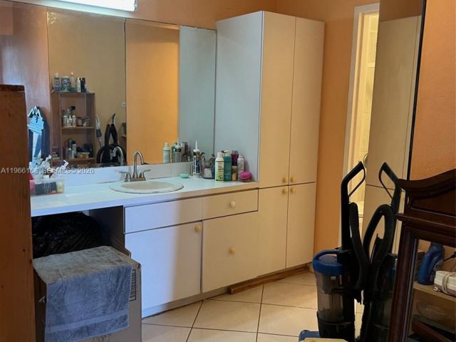 Apartment for sale  Unit #302 - photo 7506667