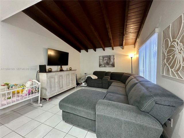 3-bedroom home for rent in Miami - 6712 SW 114th Ave - MondialRealty