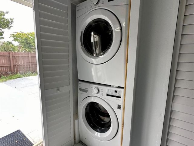 3-bedroom home for rent in Miami - 6712 SW 114th Ave - MondialRealty