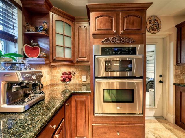 Home for rent at 5826 SW 17th St 0 - photo 7445521