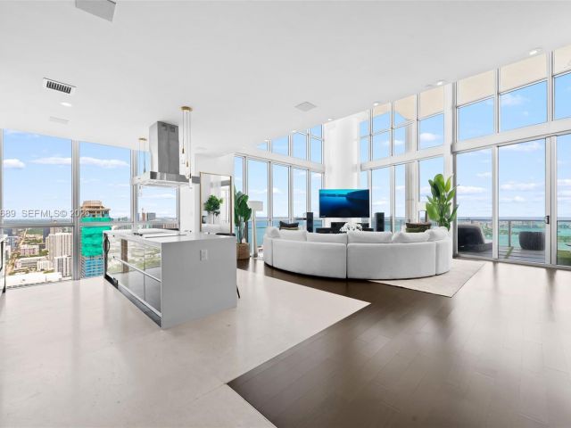 Apartment for sale  Unit #5706 - photo 7483745