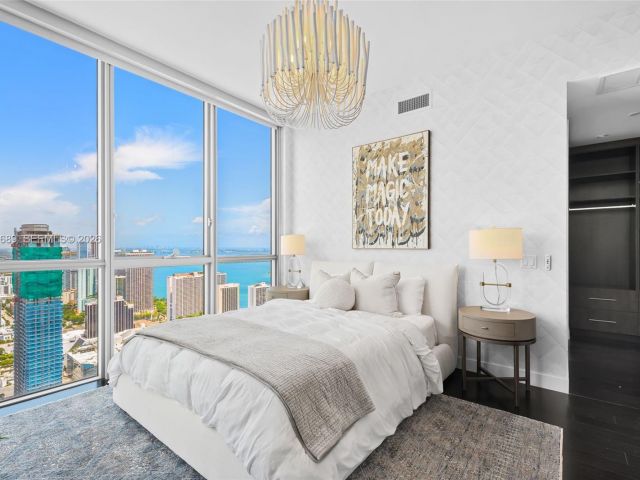 Apartment for sale  Unit #5706 - photo 7483748