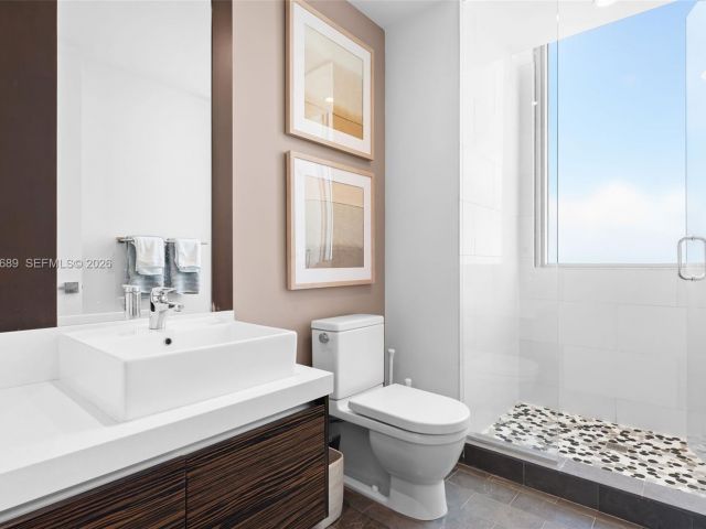 Apartment for sale  Unit #5706 - photo 7483749