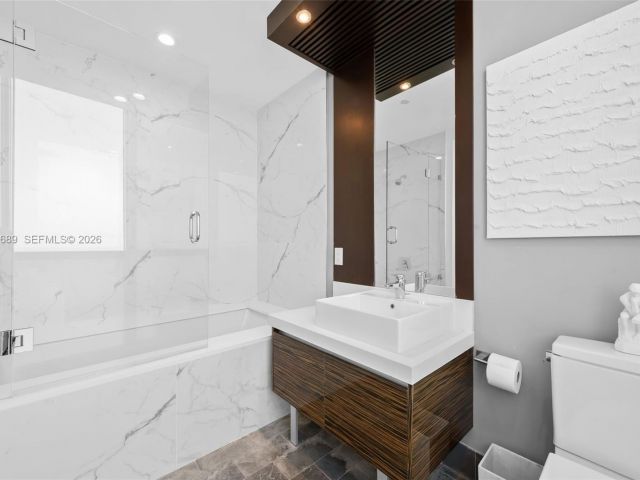 Apartment for sale  Unit #5706 - photo 7483753