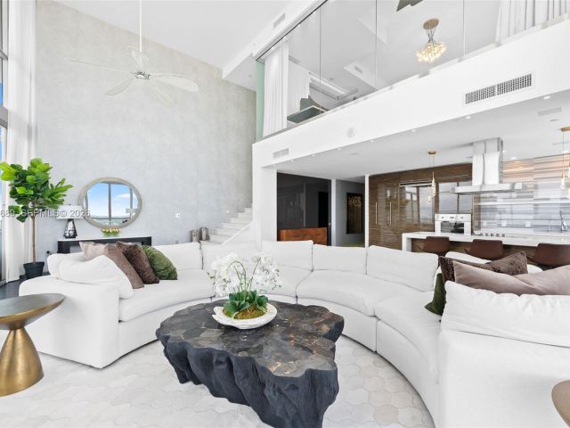 Apartment for sale  Unit #5706 - photo 7483758