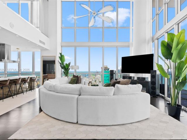 Apartment for sale  Unit #5706 - photo 7483759