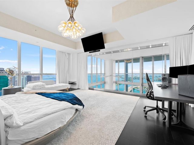 Apartment for sale  Unit #5706 - photo 7483762