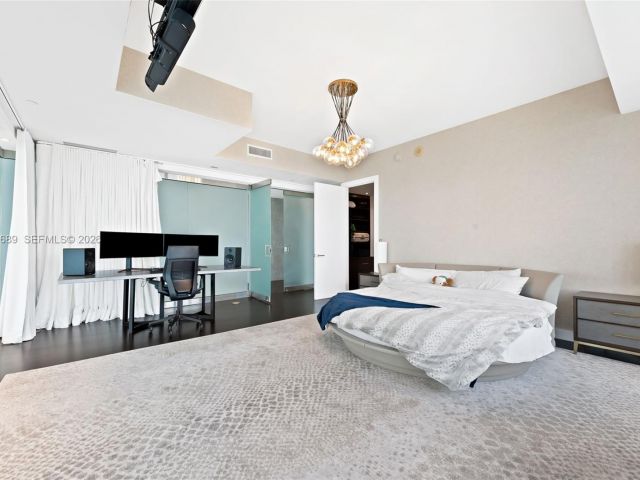 Apartment for sale  Unit #5706 - photo 7483763