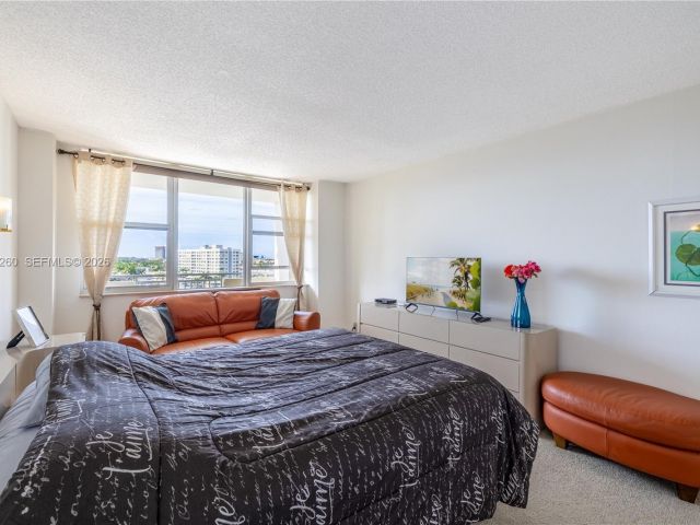 Apartment for rent  Unit #718 - photo 7437912