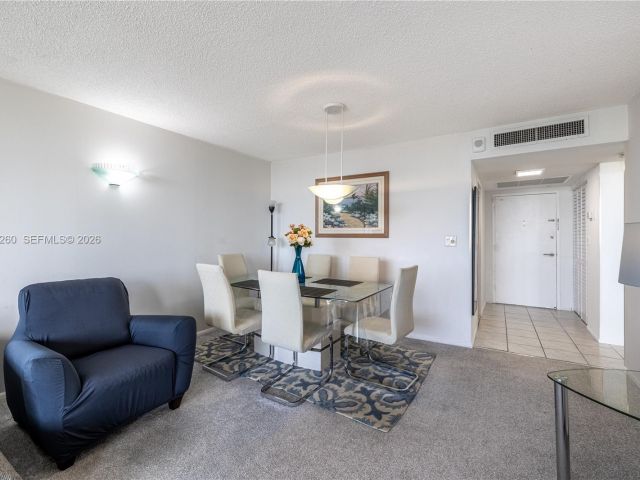 Apartment for rent  Unit #718 - photo 7437916