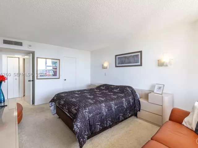 1-bedroom condo for rent in Hallandale Beach - 3180 S Ocean Dr 718 - MondialRealty
