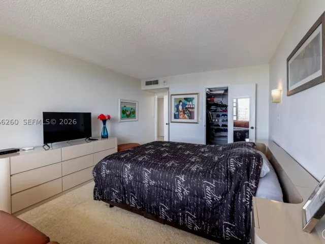 1-bedroom condo for rent in Hallandale Beach - 3180 S Ocean Dr 718 - MondialRealty