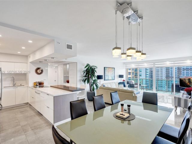 Apartment for rent  Unit #1235 - photo 7477439