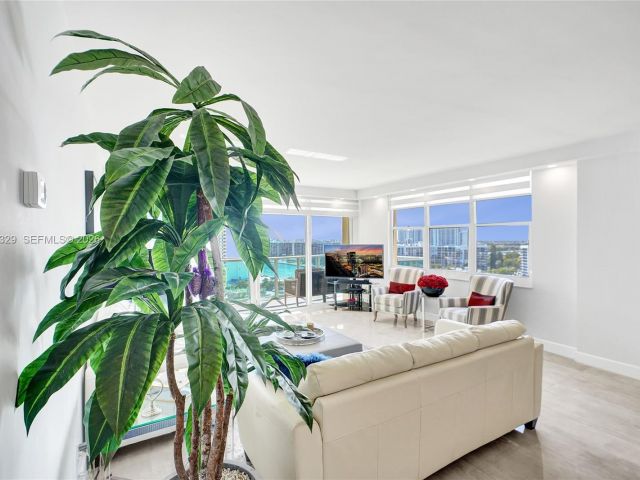 Apartment for rent  Unit #1235 - photo 7477440