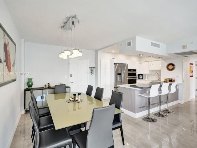 Apartment for rent  Unit #1235 - photo 7477447