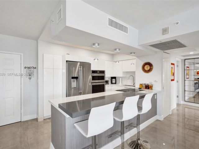 Apartment for rent  Unit #1235 - photo 7477448