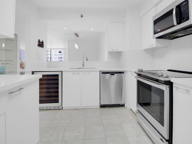 Apartment for sale  Unit #1003 - photo 7438228