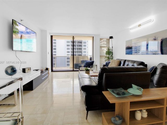 Apartment for sale  Unit #1003 - photo 7438239