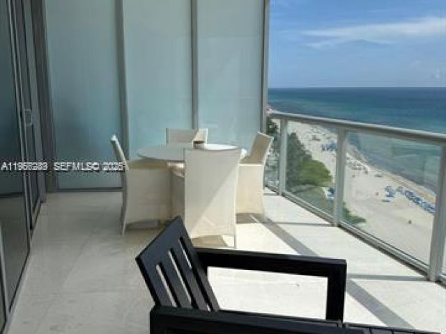 Apartment for rent  Unit #1702 - photo 7437416