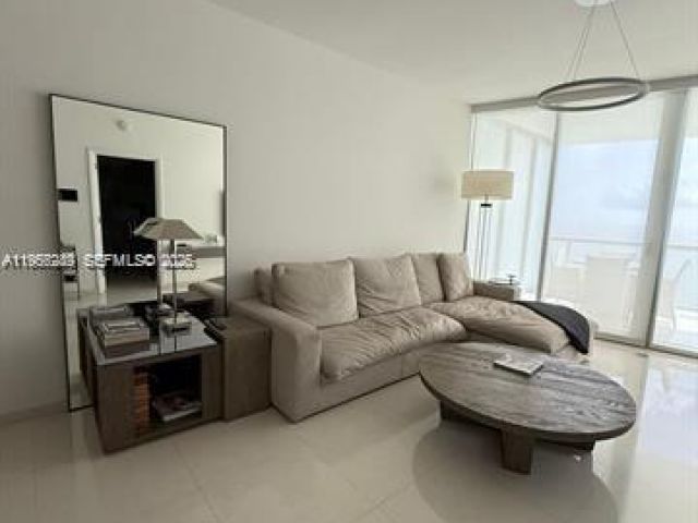 Apartment for rent  Unit #1702 - photo 7437419