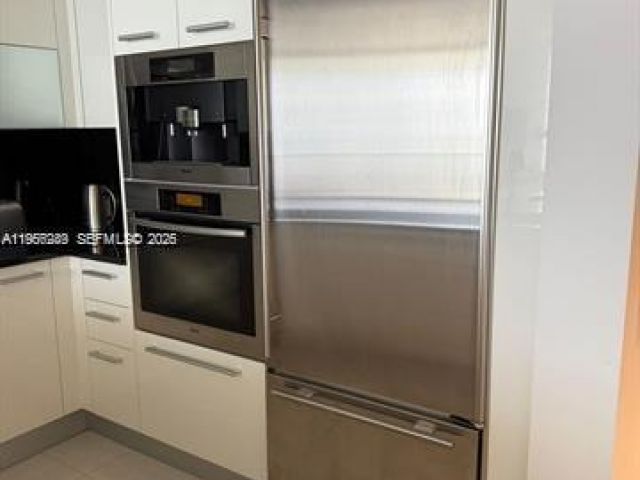 Apartment for rent  Unit #1702 - photo 7437423