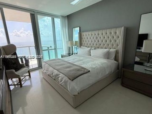 Apartment for rent  Unit #1702 - photo 7437424