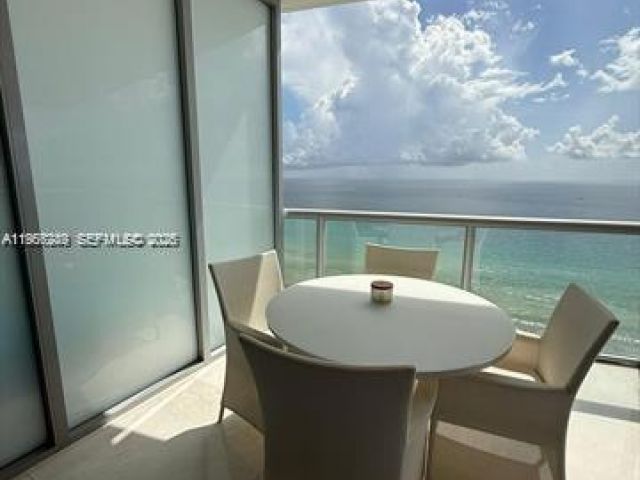 Apartment for rent  Unit #1702 - photo 7437425