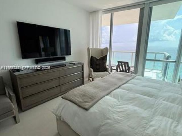 Apartment for rent  Unit #1702 - photo 7437430