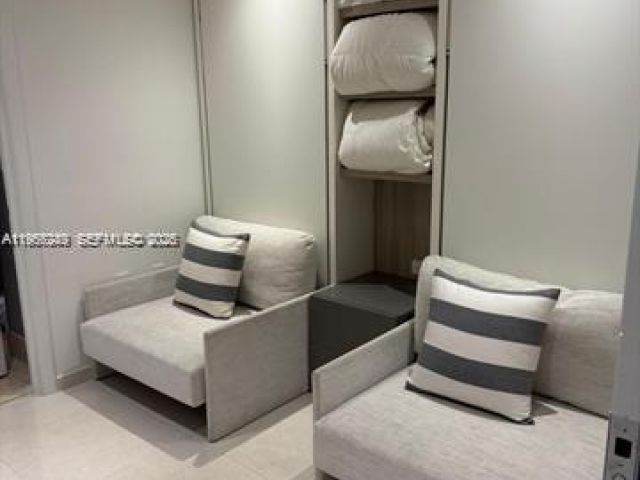 Apartment for rent  Unit #1702 - photo 7437433