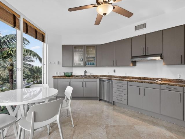 Apartment for sale  Unit #510 - photo 7442668