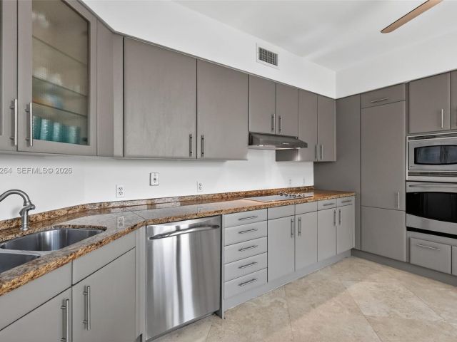 Apartment for sale  Unit #510 - photo 7442670