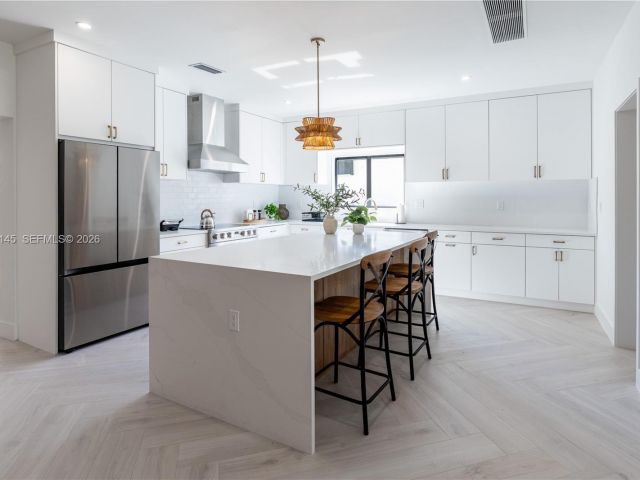 Home for rent at 1420 SW 17th St 0 - photo 7437591