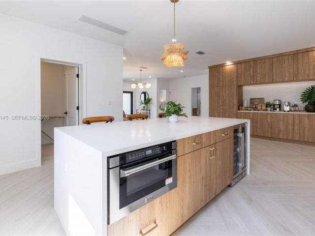 Home for rent at 1420 SW 17th St 0 - photo 7437594