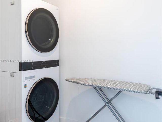 Home for rent at 1420 SW 17th St 0 - photo 7437596