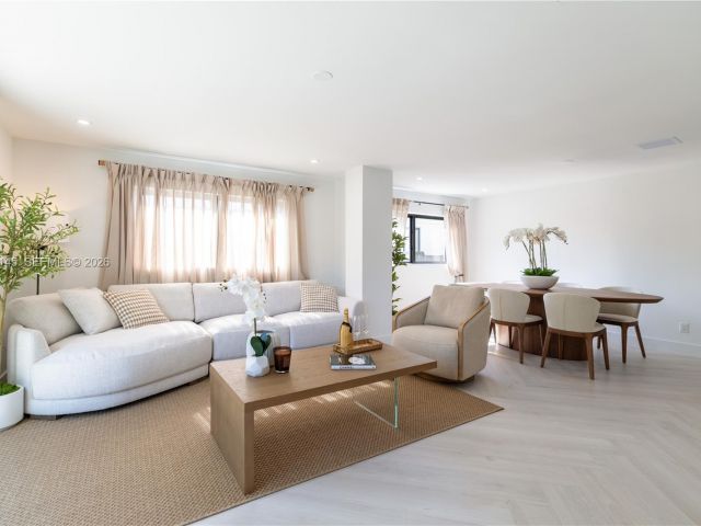 Home for rent at 1420 SW 17th St 0 - photo 7437601