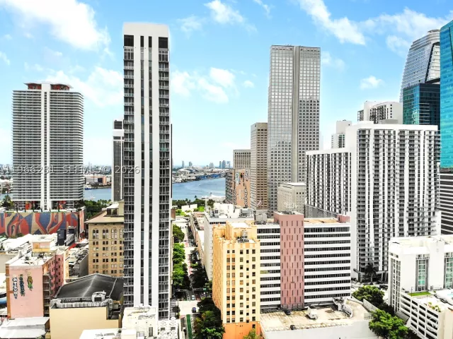 2-bedroom condo for sale in Miami - 151 SE 1st St 2101 - MondialRealty