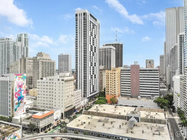 2-bedroom condo for sale in Miami - 151 SE 1st St 2101 - MondialRealty