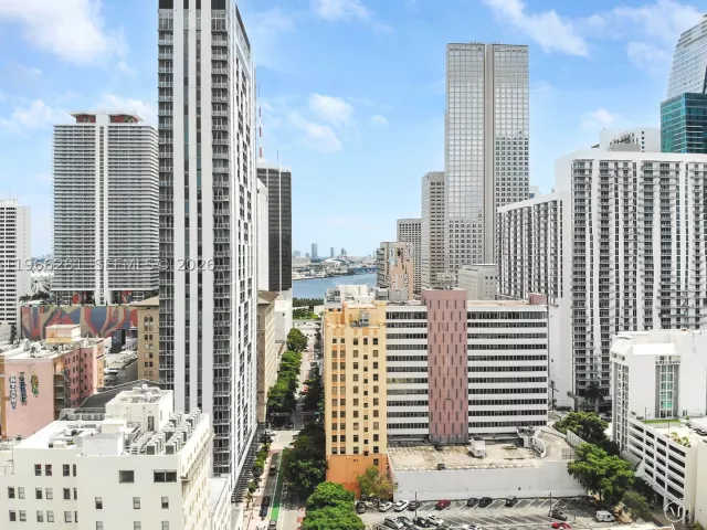 2-bedroom condo for sale in Miami - 151 SE 1st St 2101 - MondialRealty