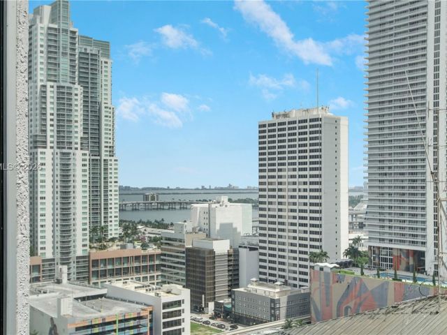 Apartment for sale  Unit #2101 - photo 7439161