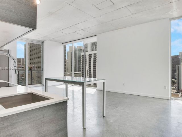 Apartment for sale  Unit #2101 - photo 7439166