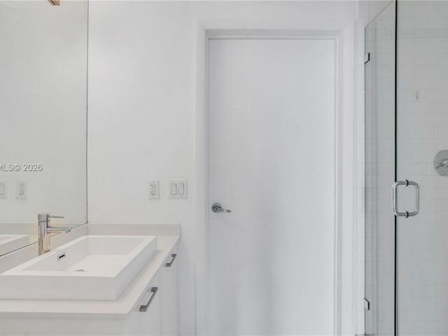 Apartment for sale  Unit #2101 - photo 7439171