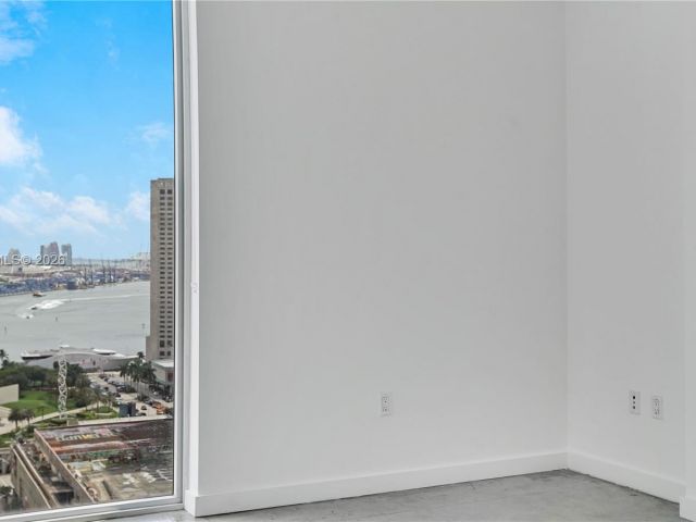 Apartment for sale  Unit #2101 - photo 7439174