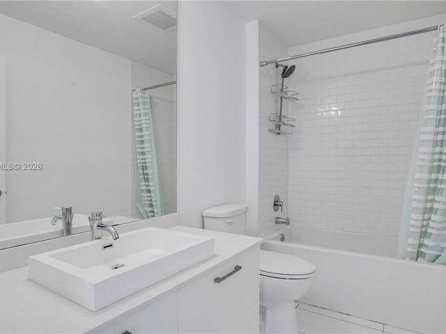 Apartment for sale  Unit #2101 - photo 7439175