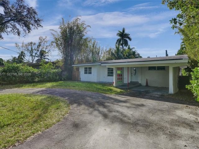 Home for sale at 18500 NE 23rd Ct - photo 7437486