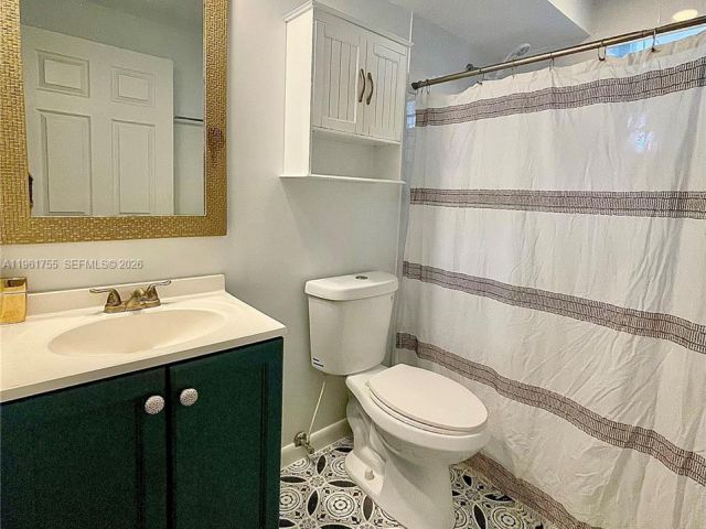 Home for rent at 723 NE 62nd St TH-1 - photo 7437536