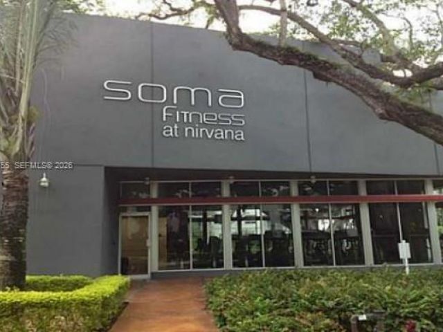 Home for rent at 723 NE 62nd St TH-1 - photo 7437544