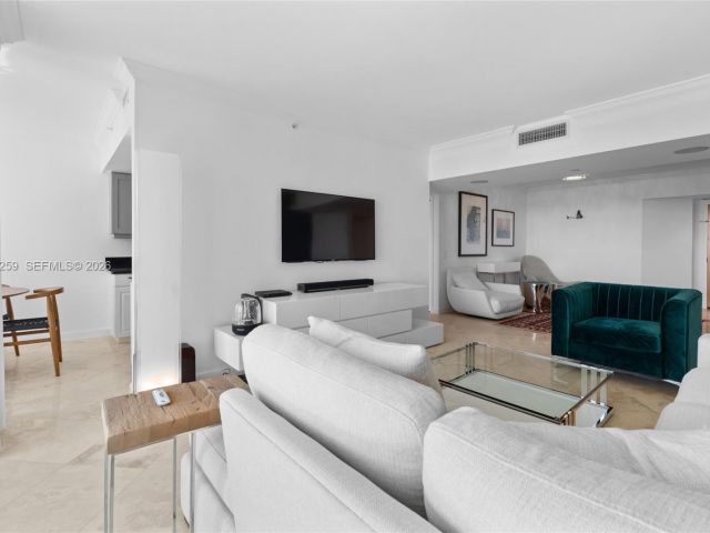 Apartment for rent  Unit #1210 - photo 7438414