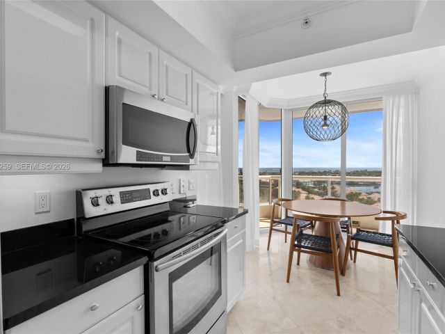 Apartment for rent  Unit #1210 - photo 7438427