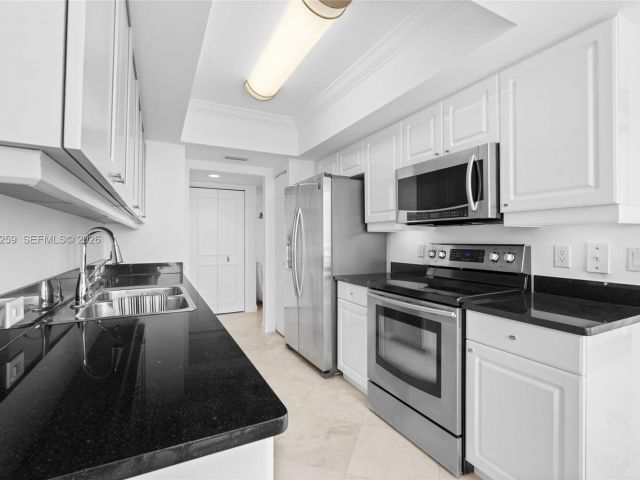 Apartment for rent  Unit #1210 - photo 7438430